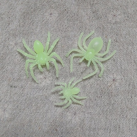 Glow in The Dark Plastic Spiders LUMI-PW0001-166C-1