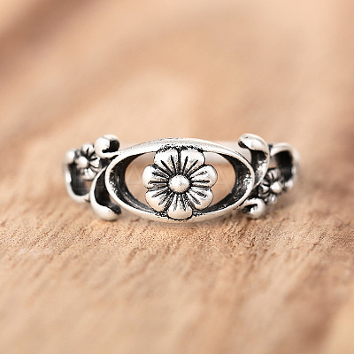 Hollow Out Oval with Flower Pattern Brass Finger Rings for Women FS-WG14675-01-1